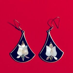 Vintage silver/onyx earrings from Mexico